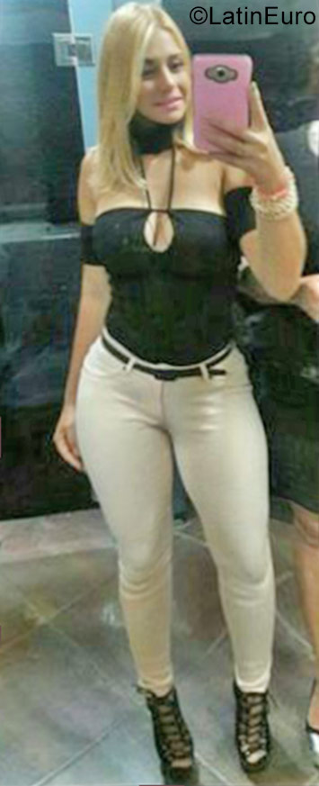 Date this lovely Dominican Republic girl Mayelin from Santo Domingo DO31171