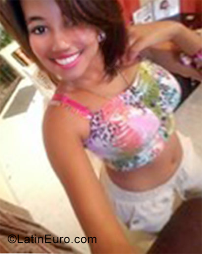 Date this georgeous Dominican Republic girl Yer from Santo Domingo DO31175