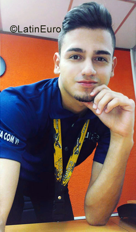 Date this exotic Venezuela man Victor from Caracas VE1265