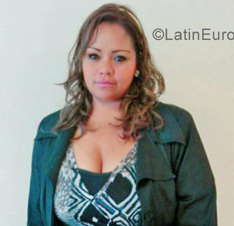 Date this happy Colombia girl Ely from Bogota CO23124