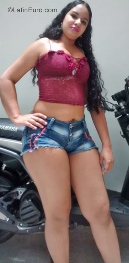 Date this pretty Colombia girl Lorena from Medellin CO23153