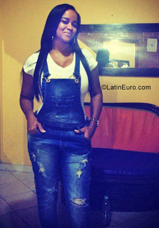 Date this exotic Colombia girl Faisury from Cali CO23154