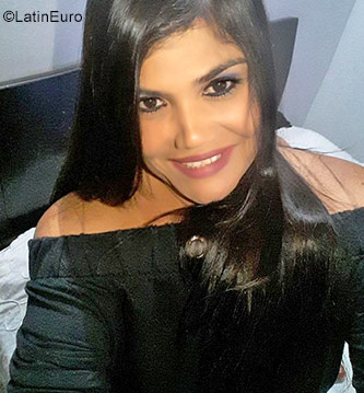 Date this good-looking Colombia girl Derli from Medellin CO23173