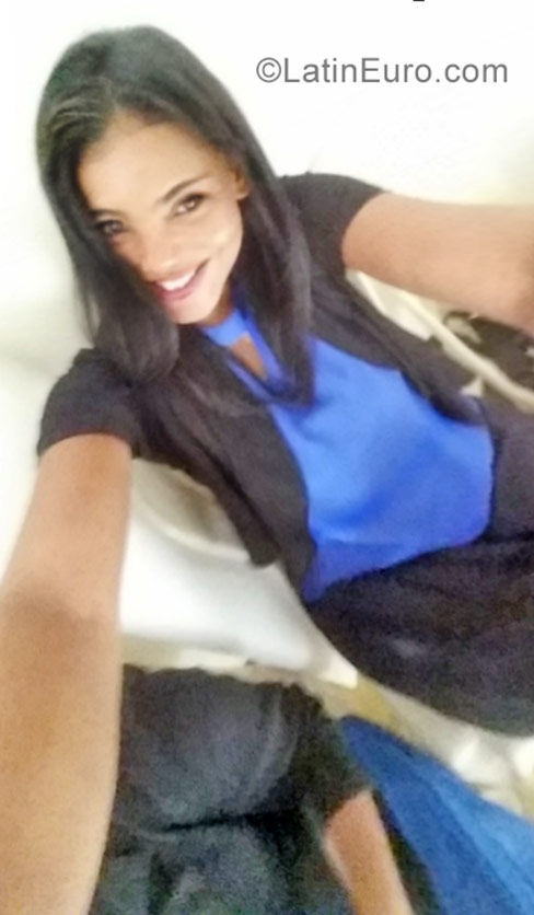 Date this voluptuous Dominican Republic girl Rose from Santiago DO31315