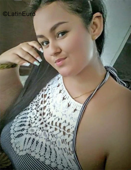Date this sensual Colombia girl Aleja from Pasto CO23254