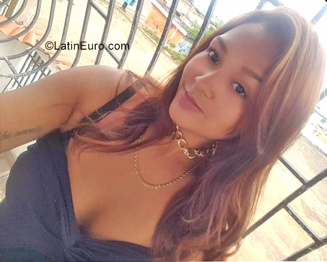 Date this nice looking Venezuela girl Cris from Ciudad Guayana VE1319