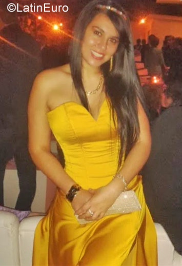 Date this happy Colombia girl Laura from Villavicencio CO23302