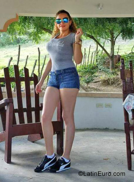 Date this tall Dominican Republic girl Esmeralda from Santiago DO31587