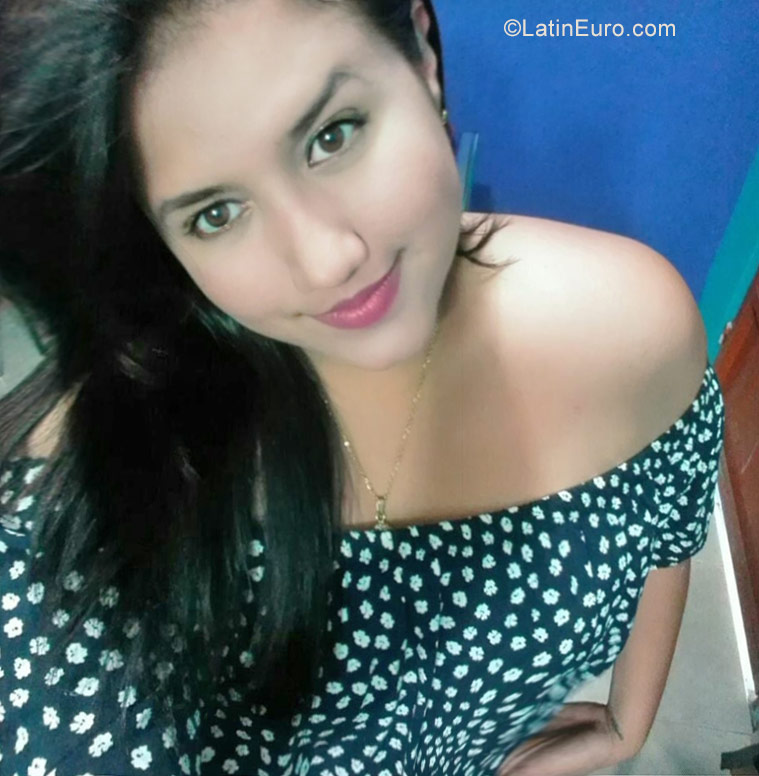 Date this gorgeous Colombia girl Lizet from Barrancabermeja CO23439