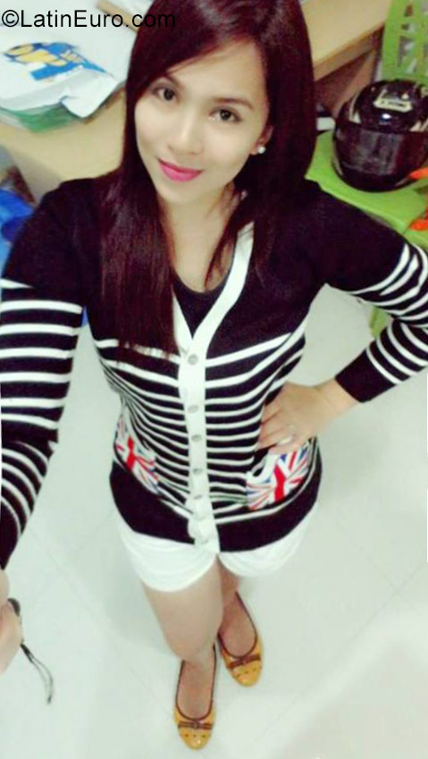 Date this foxy Philippines girl Andrada from Iloilo City PH998