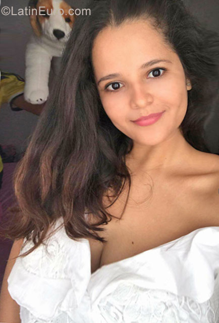 Date this foxy Colombia girl Isabel from Cartagena CO23495