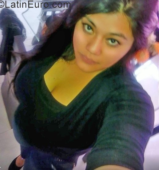 Date this voluptuous Colombia girl Maria from Bogota CO23508