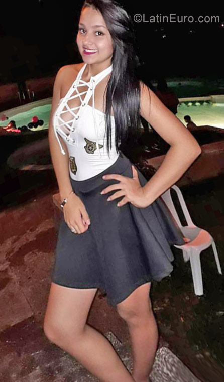 Date this beautiful Colombia girl Natalia from Pereira CO23538