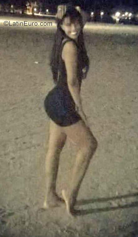 Date this georgeous Dominican Republic girl Mary from Santo Somingo DO31876
