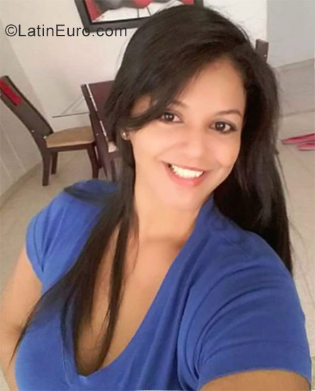 Date this pretty Colombia girl Yanis from Monteria CO23551