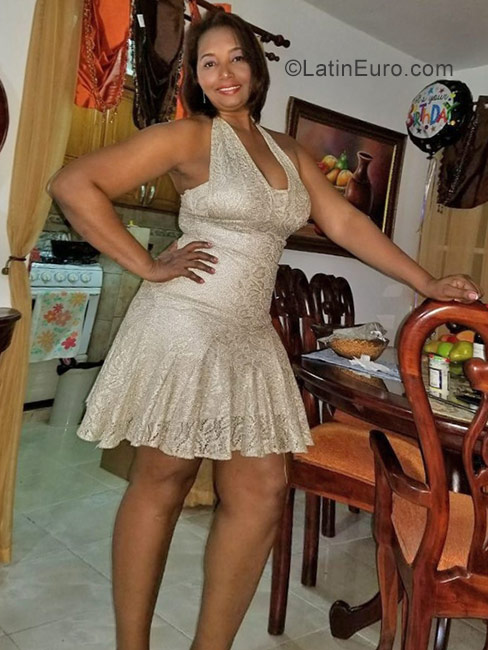 Date this tall Dominican Republic girl Lane grota from Santo Domingo DO31893
