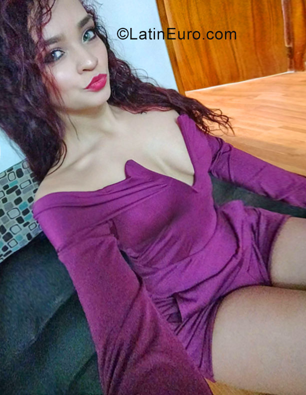 Date this charming Colombia girl Luisa from Medellin CO23572