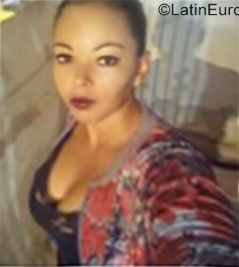 Date this pretty Brazil girl Iris from Recife BR10494