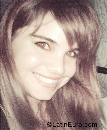 Date this nice looking Cuba girl Yeilany from Santa Clara CU546