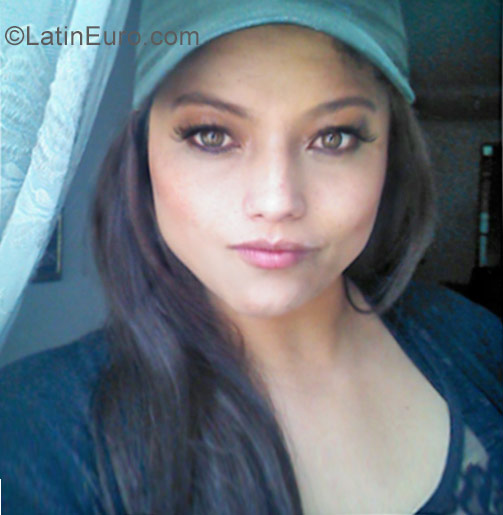 Date this georgeous Colombia girl Laura from Bogota CO23662