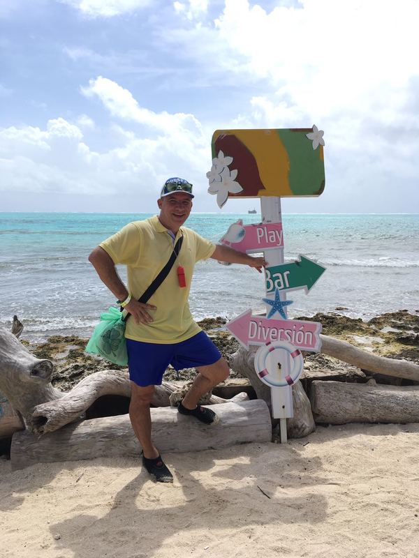 Date this nice looking Colombia man Frijolito from Medellin CO23689