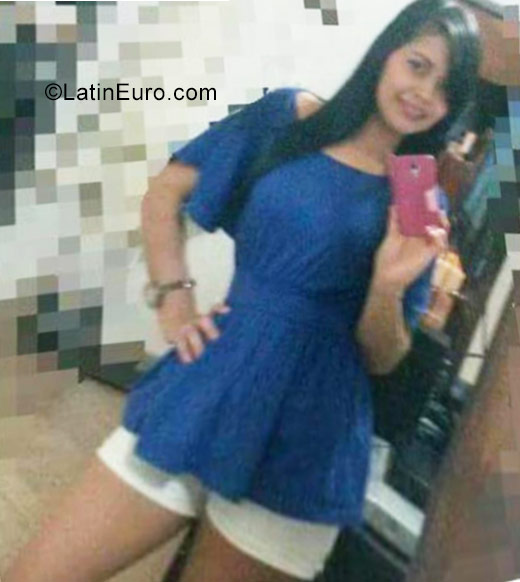 Date this delightful Colombia girl Lau from Monteria CO23707