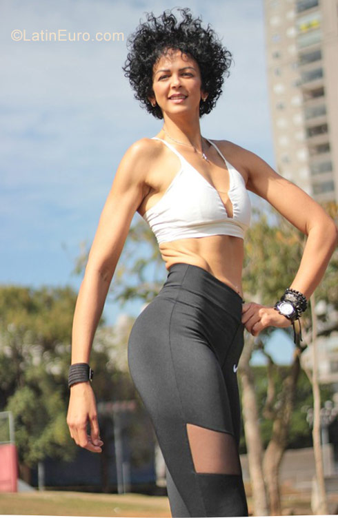 Date this charming Brazil girl Edneide from Barra Dos Coqueiros BR11592