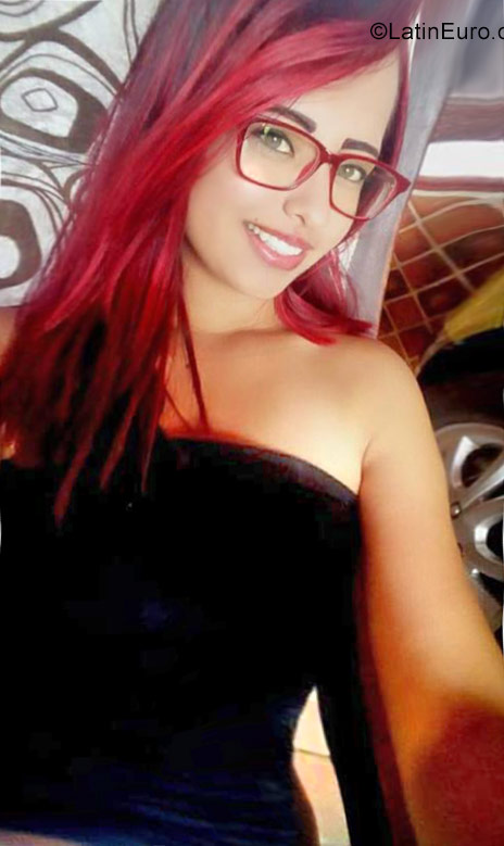 Date this funny Colombia girl Angie from Bucaramanga CO23776