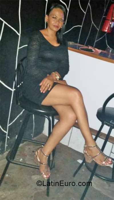 Date this tall Honduras girl Rosa from Trujillo HN2494