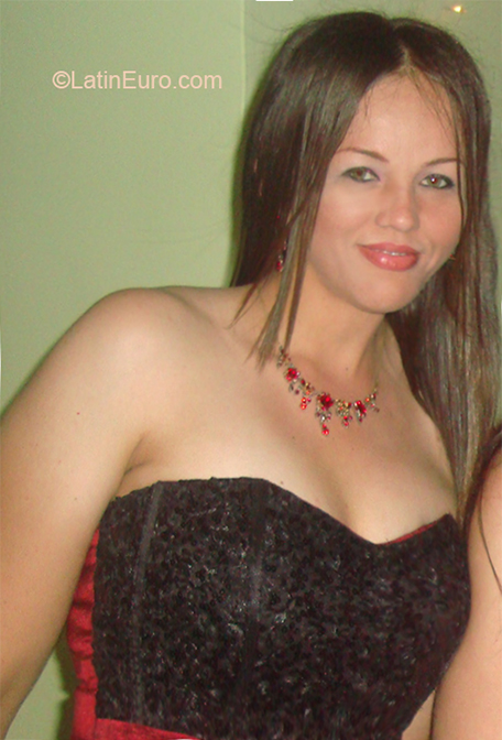 Date this voluptuous Colombia girl Katerine from Santa Marta CO23851