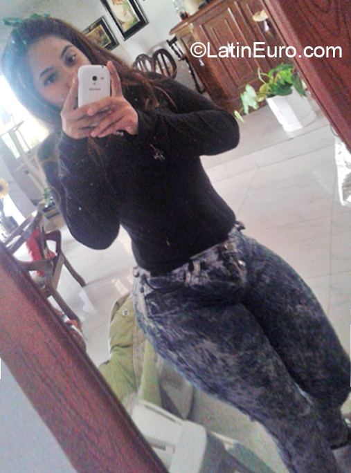 Date this good-looking Venezuela girl Veronica from Maraciabo VE1610