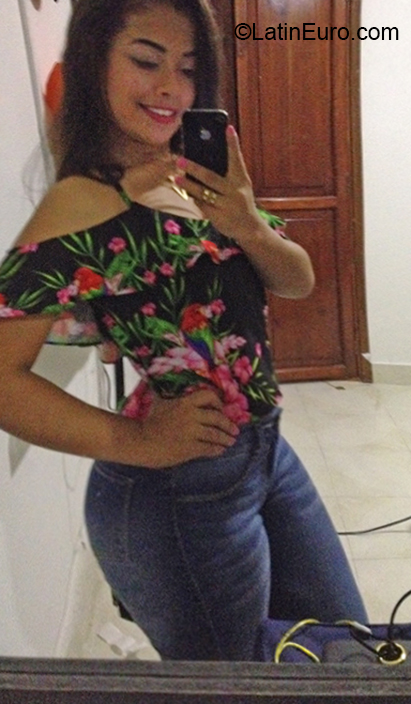 Date this pretty Colombia girl Angelis from Barranquilla CO23884