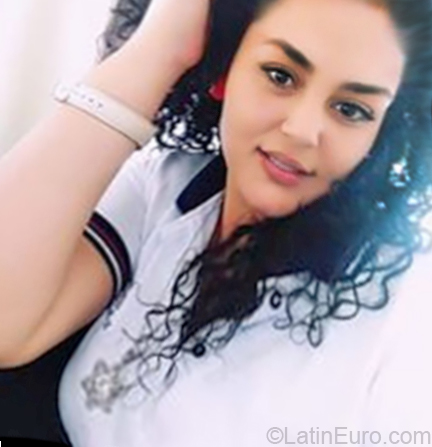 Date this voluptuous Costa Rica girl Fanny from San Jose CR356