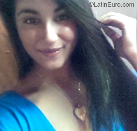 Date this attractive Venezuela girl Pierina from Caracas VE1687