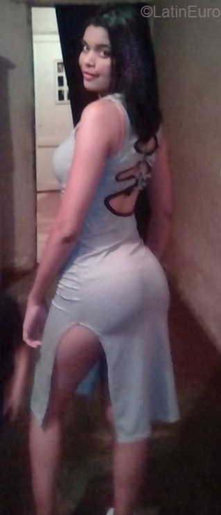 Date this gorgeous Venezuela girl Yasmalis from Ciudad ojeda VE1694