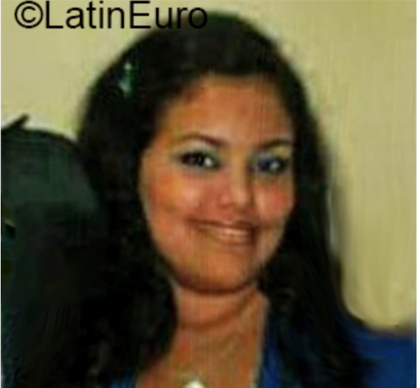 Date this georgeous Venezuela girl Looby from Caracas VE1731