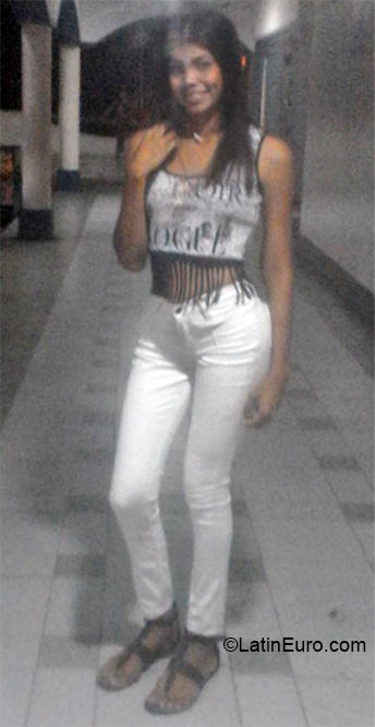 Date this tall Venezuela girl Isandryis from Cumana VE1739