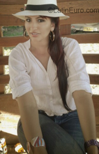 Date this young Colombia girl Liseth from Bogota CO24057
