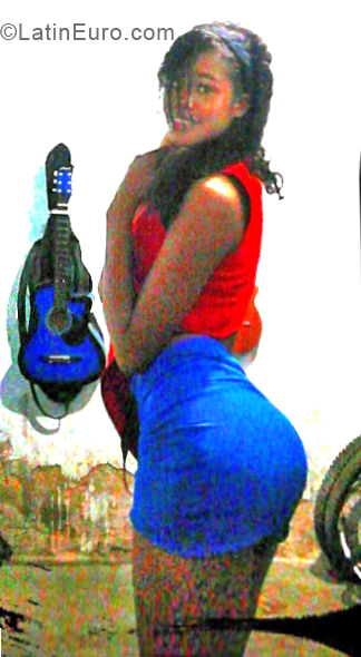 Date this funny Venezuela girl Yalin from Barcelona VE1779