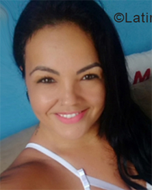 Date this happy Brazil girl Tiania from Cariacica BR10606