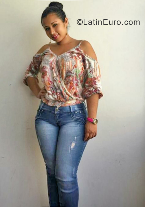 Date this gorgeous Colombia girl Angelica from Bogota CO24134