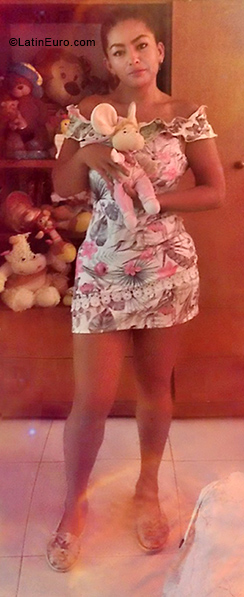Date this athletic Colombia girl Sofi from Bogota CO24147
