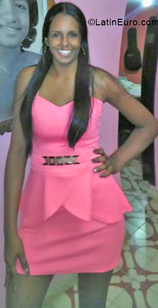 Date this beautiful Cuba girl Emma from Trinidad CU436
