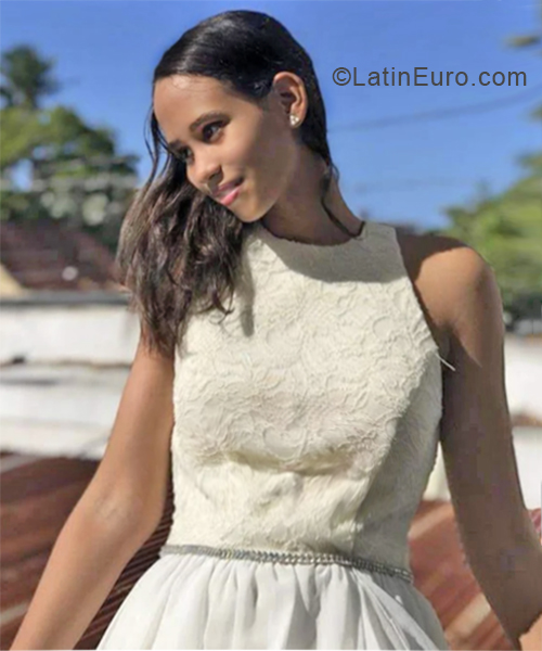 Date this stunning Colombia girl Rosa from Medellin CO24171