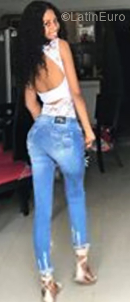 Date this voluptuous Colombia girl Marian from Buenaventura CO24215