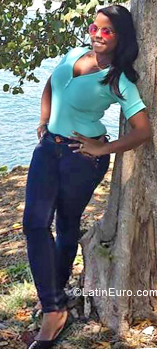 Date this passionate Dominican Republic girl Dariania from San Pedro de Macoris DO34466