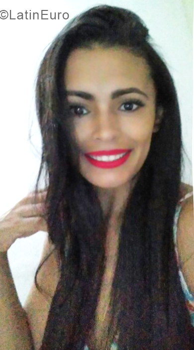 Date this athletic Brazil girl Fabiana from Santa Cruz Cabralia BR10798