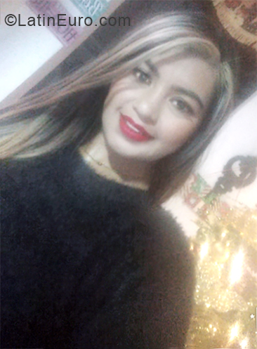 Date this stunning Colombia girl Chica from Medellin CO24294