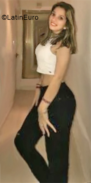 Date this happy Argentina girl April from Buenos Aires AR156