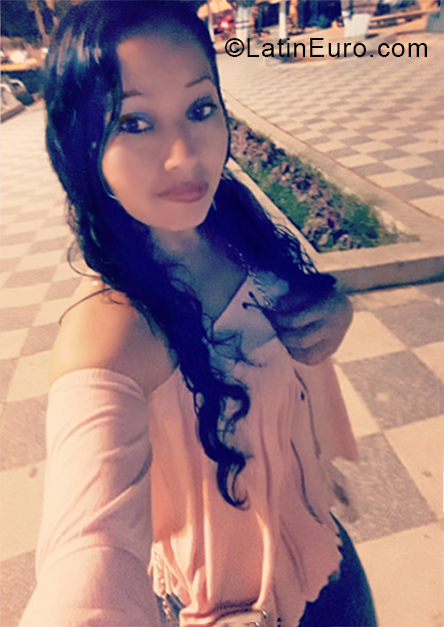 Date this georgeous Peru girl Yessenia from Lima PE1298